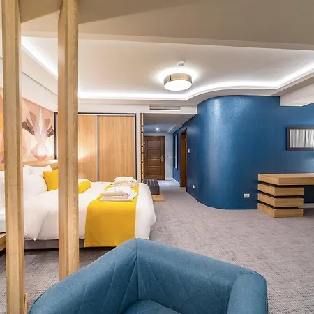 Unique - And Hotel